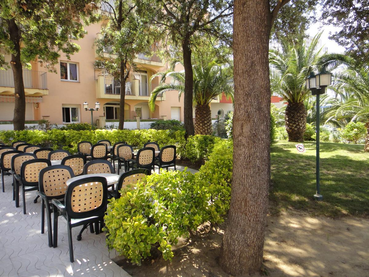Bertur Gran Reserva Comte Empuries Empuriabrava Bagian luar foto